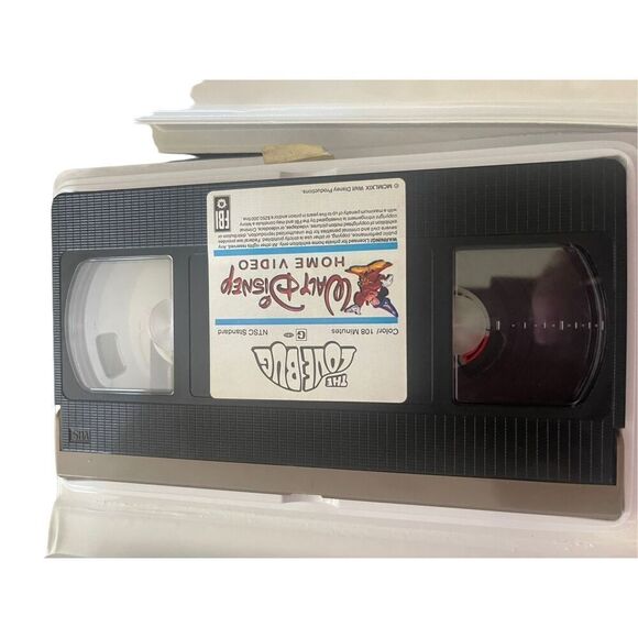 Walt Disney Pete's Dragon and The Love Bug VHS 1977 Clamshell Classic Rare Movie - Picture 2 of 10